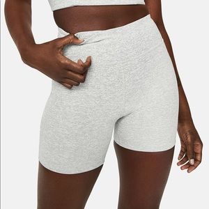 Outdoor voices warmup short in charcoal